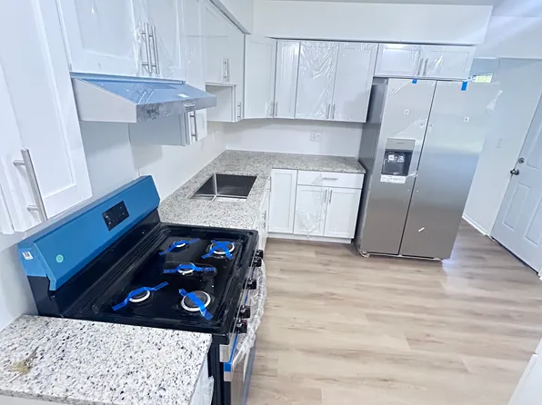 9833 W Plainfield Ave #1, Milwaukee, WI 53228