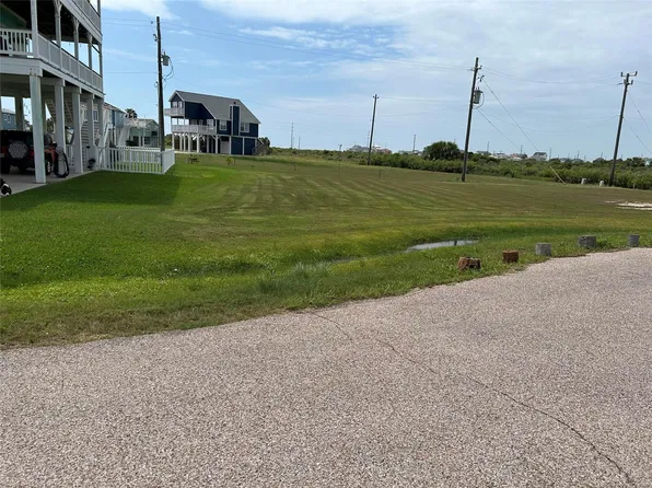 23191 Camino St, Galveston, TX 77554