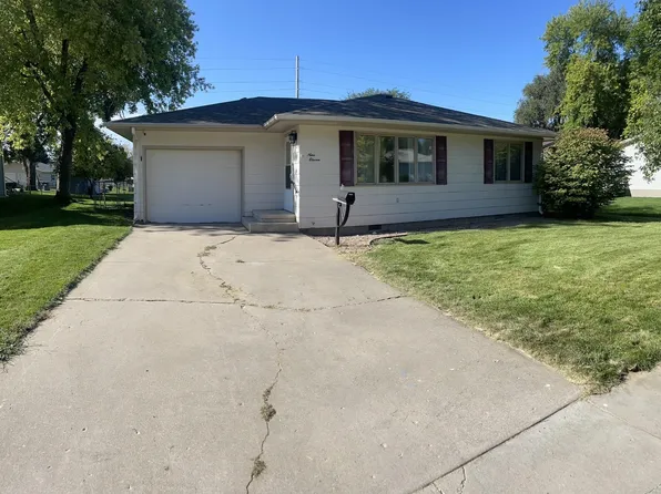 911 17th St, Gothenburg, NE 69138