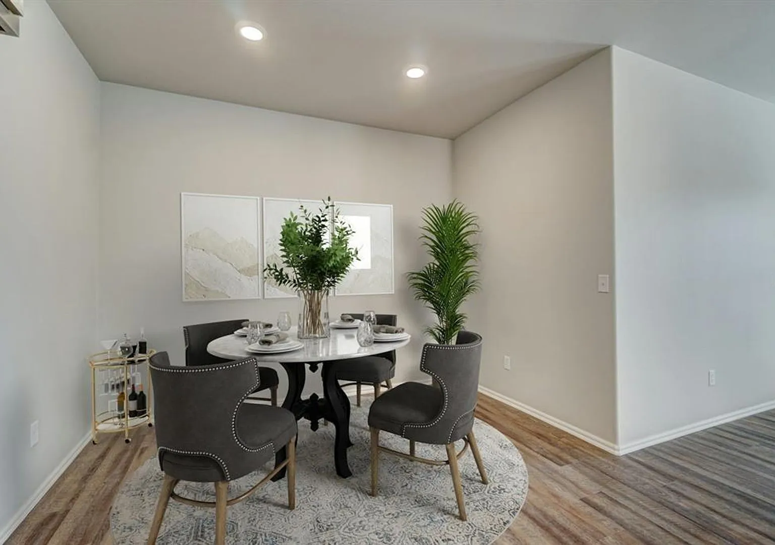 Luxury 3 Bedroom 2 Bathroom Townhome in Piedmont Schools- Neighborhood Park and Basketball Court — Photo 4