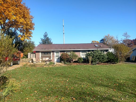 5th image of 405 Sussex Dr