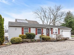 302 Beach Blvd, Forked River, NJ 08731