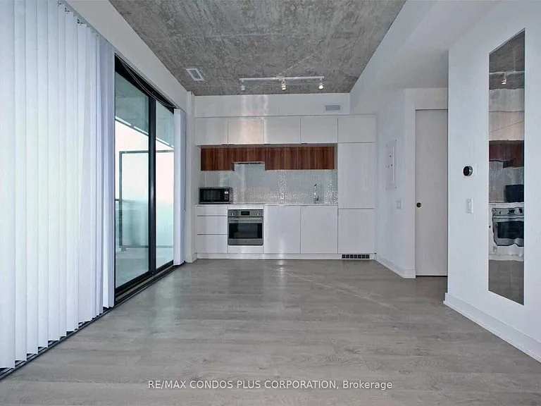 185 Roehampton Ave #1504 — Photo 4