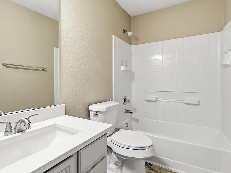 6925 Planters Row Dr — Photo 11