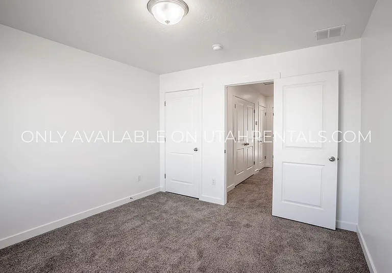 1864 S 460 W — Photo 14