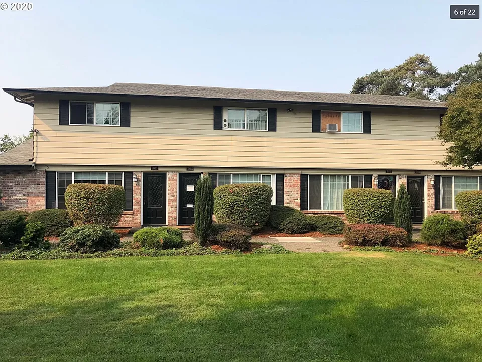 7833-7875 SE Johnson Creek Blvd