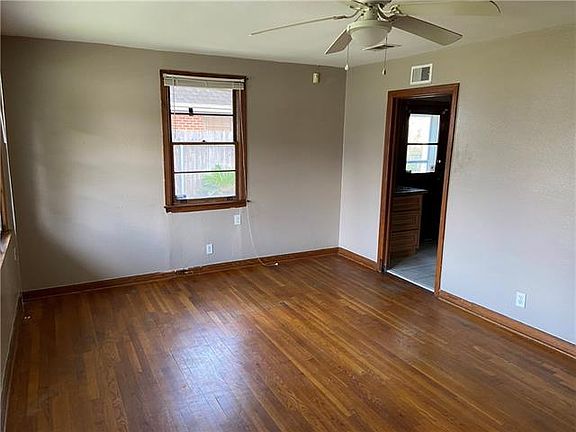 2nd image of 509 Mayflower Dr