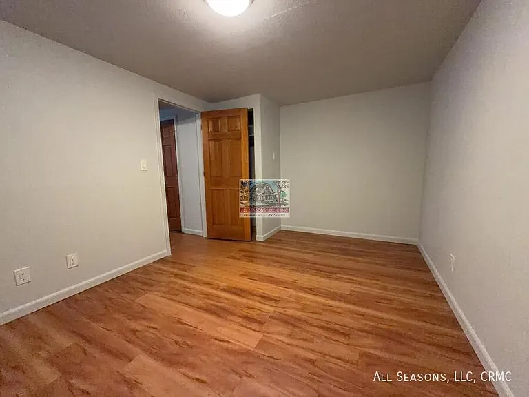 2921 Main St — Photo 17