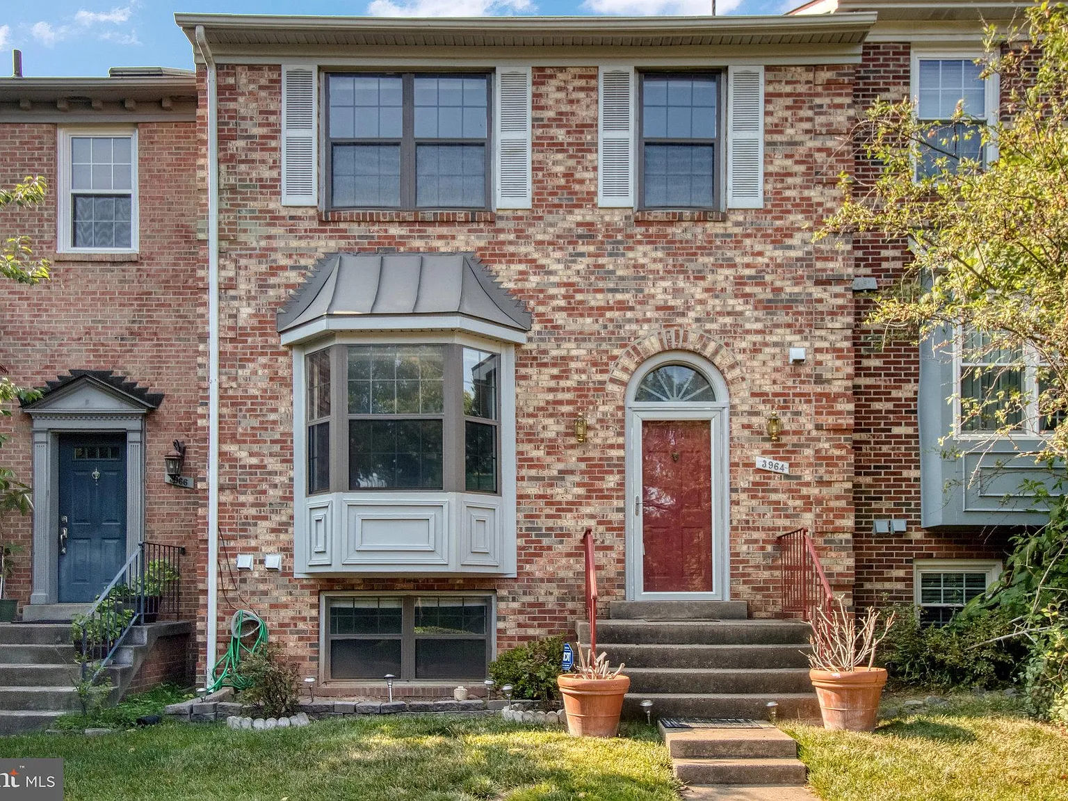 3 bed, 2.5 bath, 1686 sqft, $3,300 — Photo 2