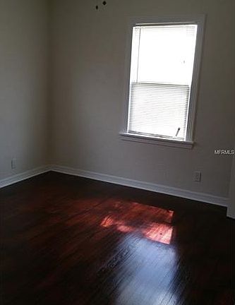 4th image of 796 39th Ave NE