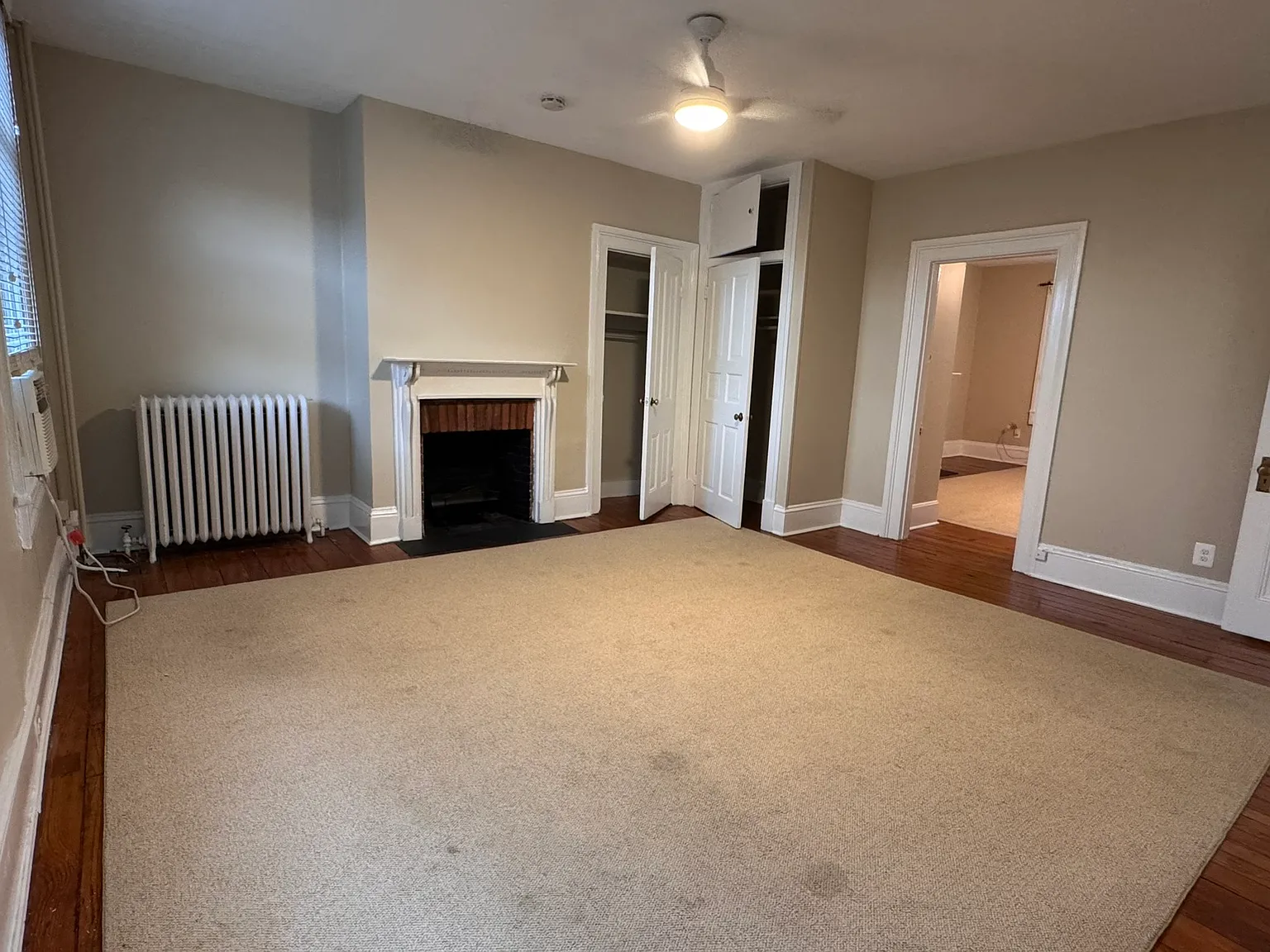 1 bed, 1200 sqft, $2,400 — Photo 3