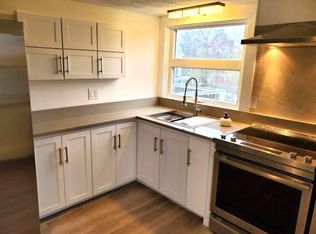 149 High St APT 2, Ipswich, MA 01938