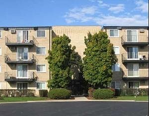 1st image of 2420 E Brandenberry Ct APT 3J
