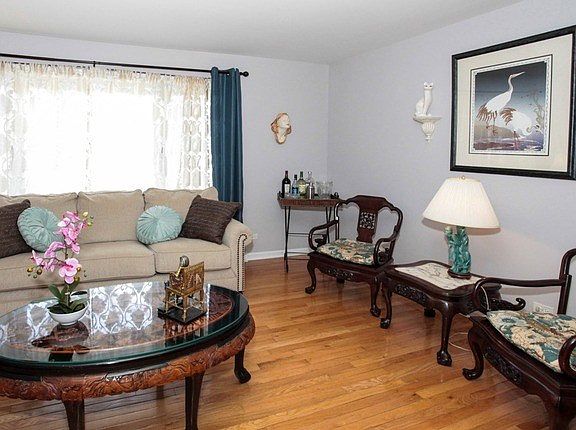 4th image of 837 S Munroe Cir S