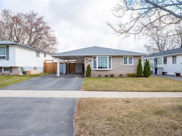 545 Chamberlain Rd, Burlington, ON L7L 2V2
