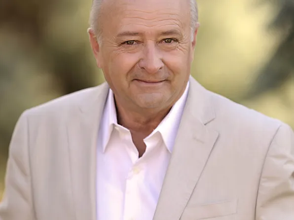 188 N Canterbury Cir, North Sioux City, SD 57049