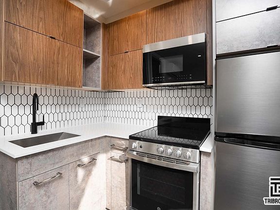 3rd image of 340 E 105th St #2H