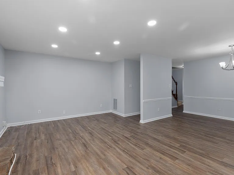 5702 Three Oaks Dr — Photo 8