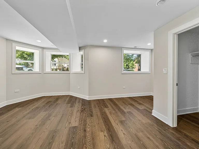 2257 N Sawyer Ave #G — Photo 9