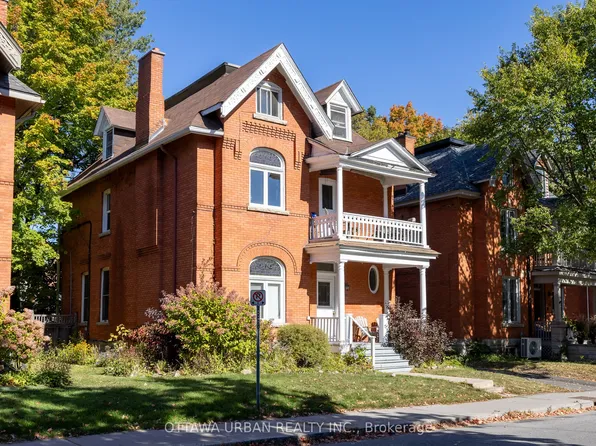 101 Strathcona Ave, Ottawa, ON K1S 1X5