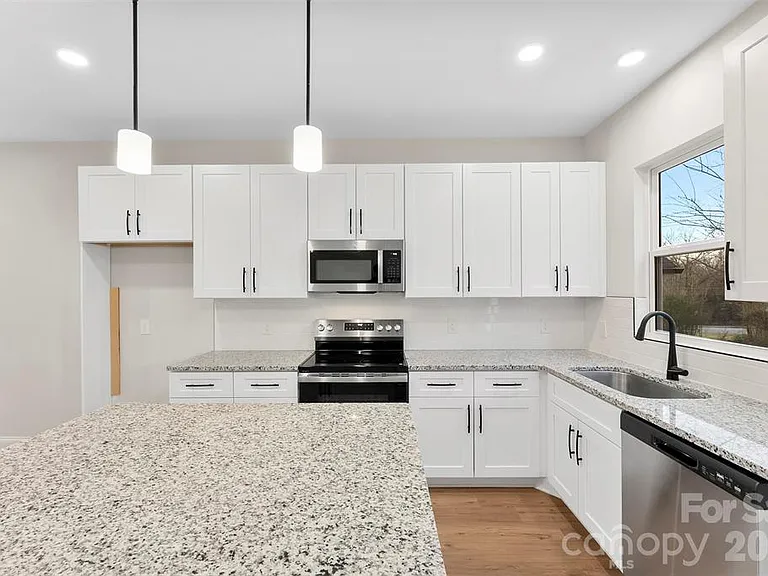 1558 7th Avenue Dr SW — Photo 11