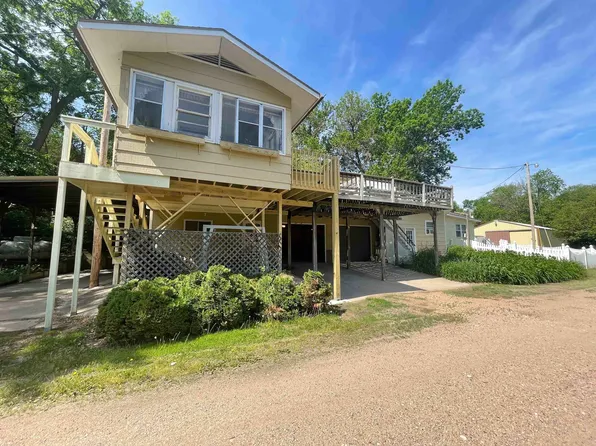 2675 W Riverside Rd, Ayr, NE 68925