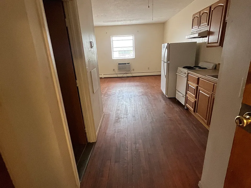 1455 Mineral Spring Ave #3