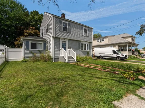 23 Crothers Ave, Cranston, RI 02910
