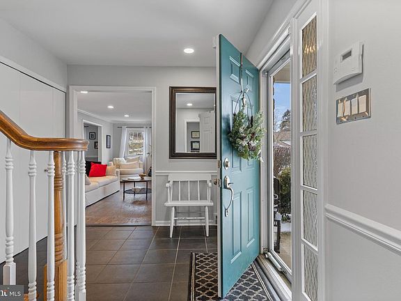 3rd image of 463 Foulke Ln