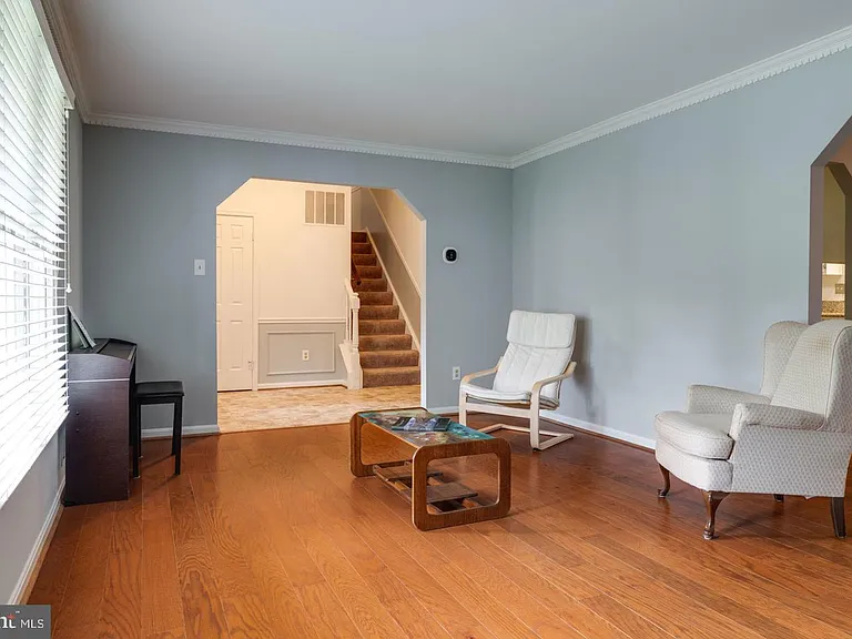 8019 Daffodil Ct — Photo 7
