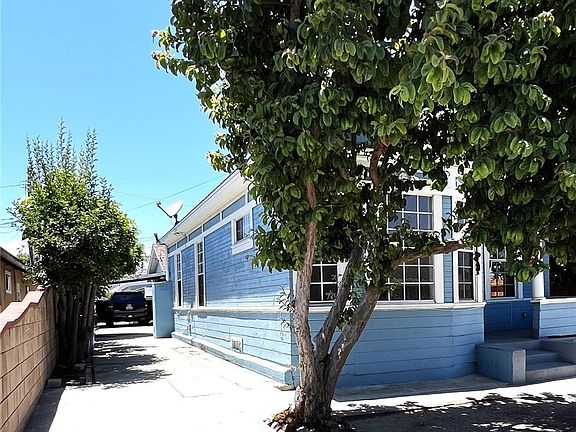 2nd image of 327 & 325 N Palos Verdes St