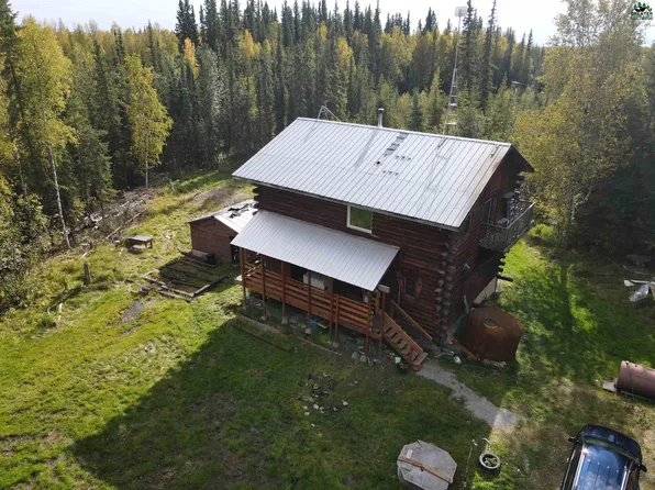 809 Delphinium Ln, Fairbanks, AK 99712