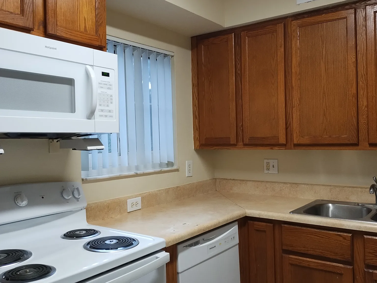 2 bed, $1,134 — Photo 2