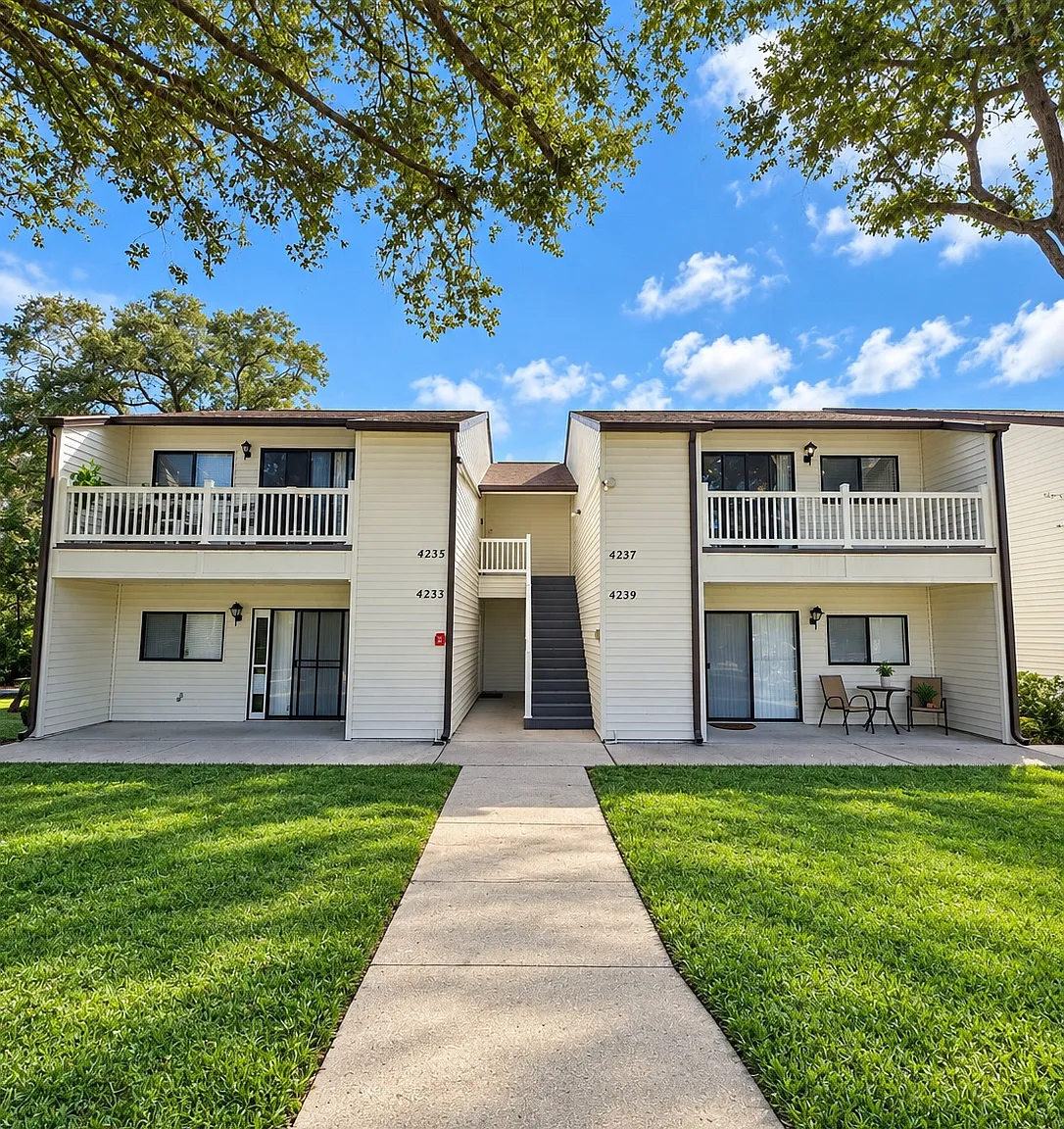 2 bed, 804 sqft, $1,300 — Photo 1