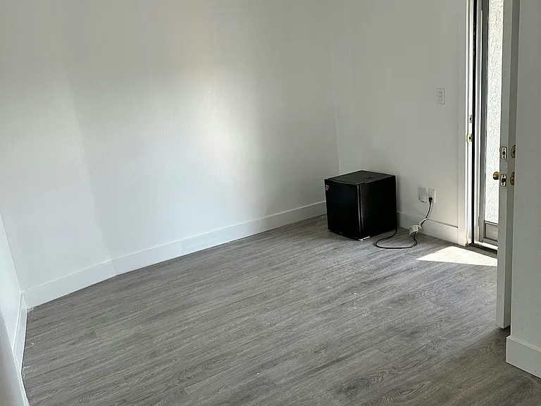 15306 El Camino Ave #1/2 — Photo 6