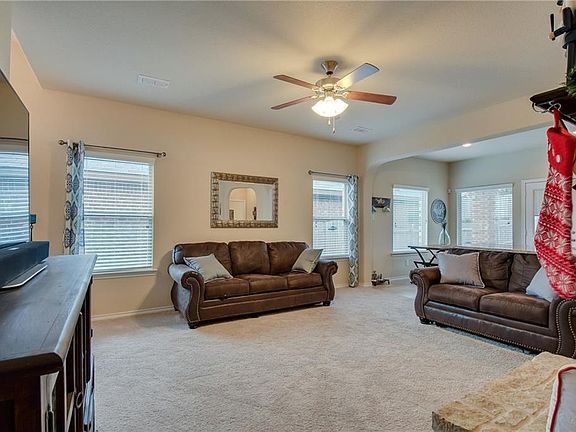 5th image of 1301 Glen Ct