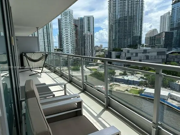 92 SW 3rd St APT 1603, Miami, FL 33130