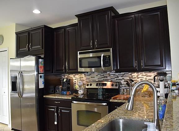 3rd image of 3817 Clearbrook Ln