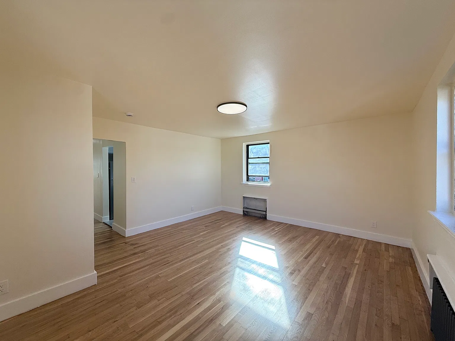 1 bed, $2,500 — Photo 3