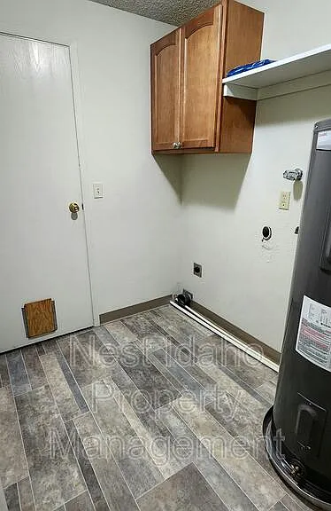 1377 E Wright St — Photo 13