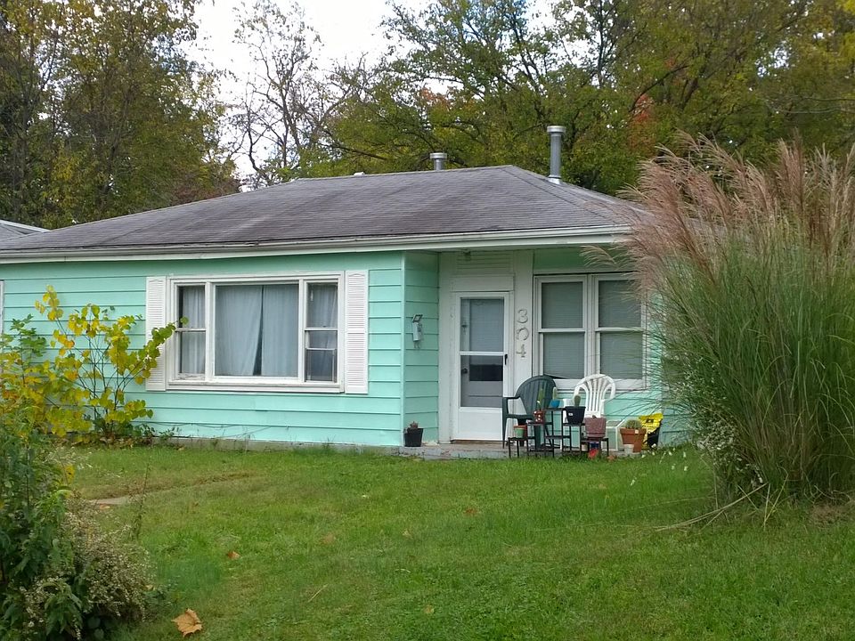 1st image of 304 N Bryan Ave