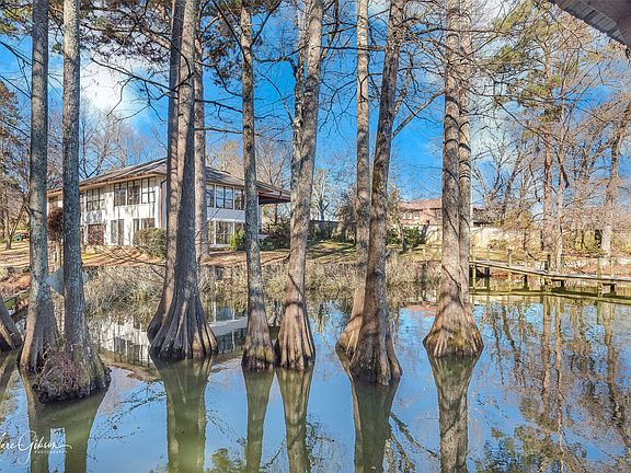 3rd image of 2949 Moss Point Rd