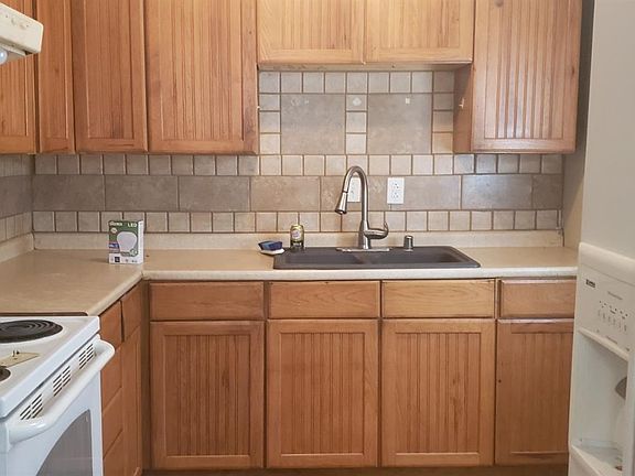 5th image of 18 Winston Ave