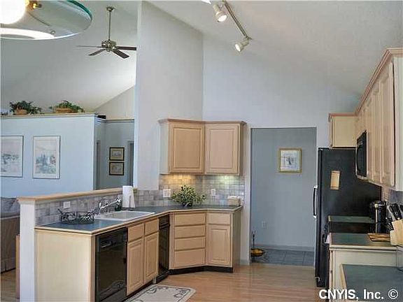 5th image of 11487 Misty Meadows Dr