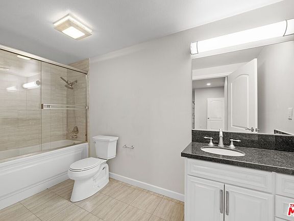 4th image of 1037 S Fedora St #403