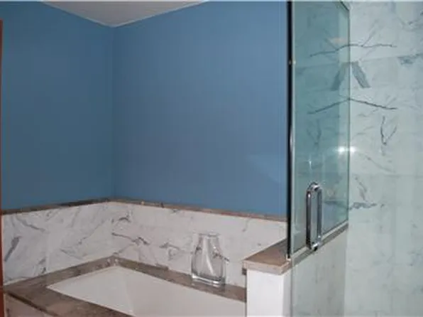 440 Kent Avenue image 1 of 7