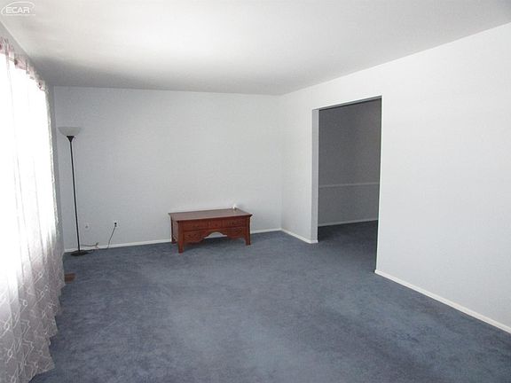 4th image of 12176 Birchwood Ln