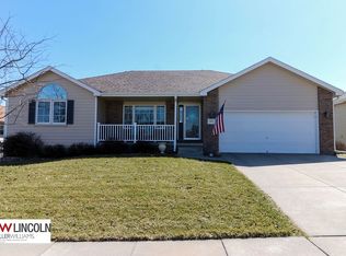 7927 Yellow Knife Dr, Lincoln, NE 68505