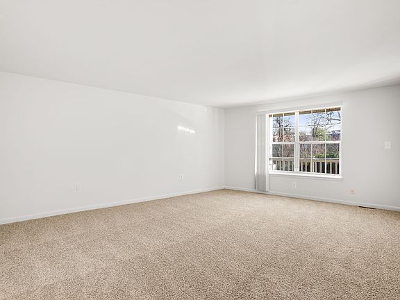 4th image of 6120 Northwood Dr #B