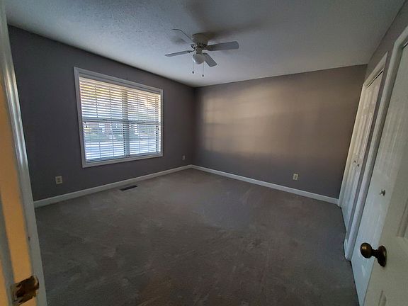 4th image of 75 Laurelwood Dr APT 95